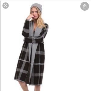 Anthropologie - Tea & Cup - Long Cardigan in black plaid